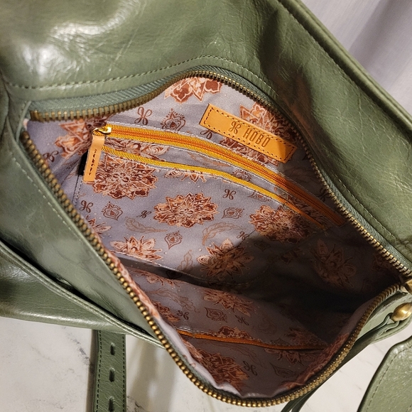 HOBO Beautiful Dark Sage Green Leather Wanderlust Lining Crossbody/Shoulder Bag - Picture 3 of 8